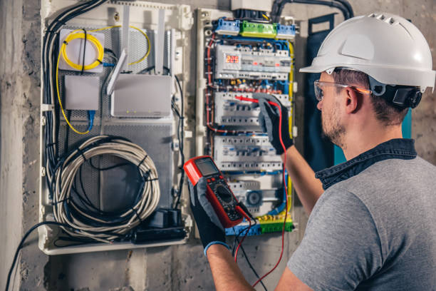 Best Affordable Emergency Electrician  in Lakeside, FL
